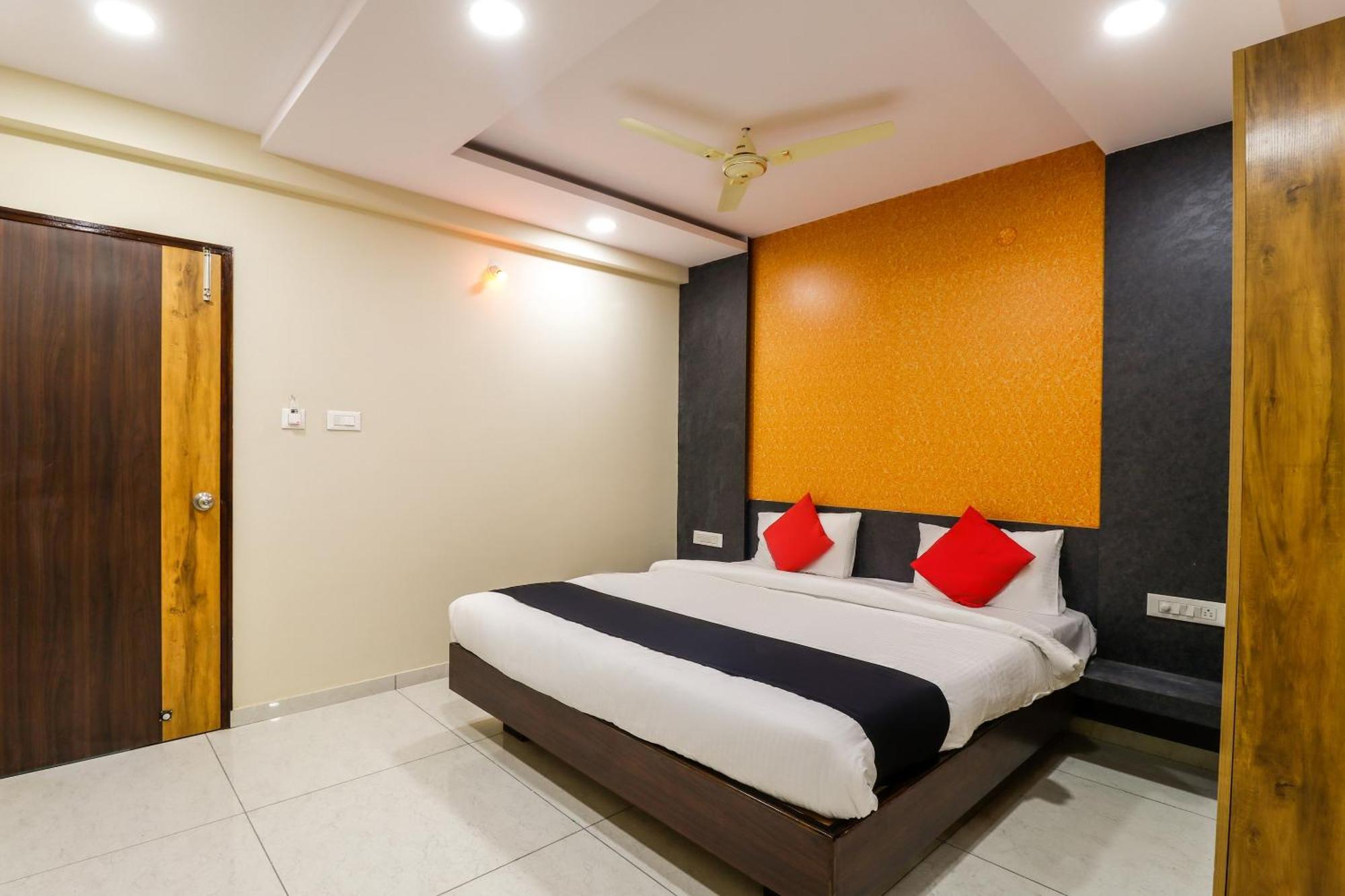 מלון Yelahanka Capital O N R Residency מראה חיצוני תמונה