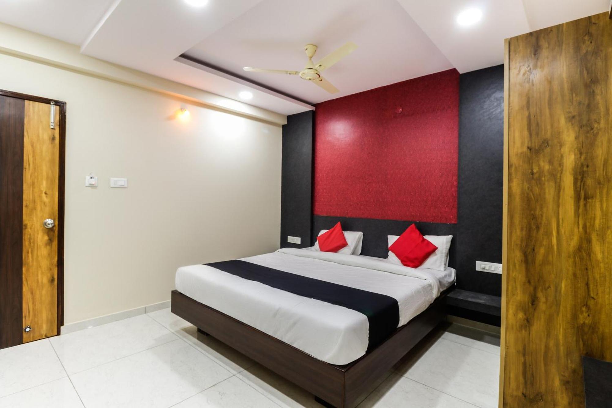 מלון Yelahanka Capital O N R Residency מראה חיצוני תמונה