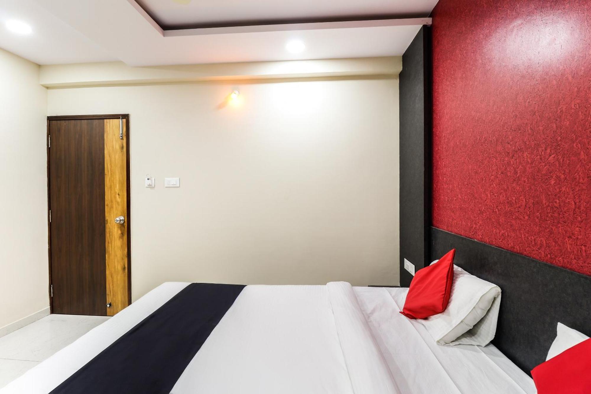מלון Yelahanka Capital O N R Residency מראה חיצוני תמונה